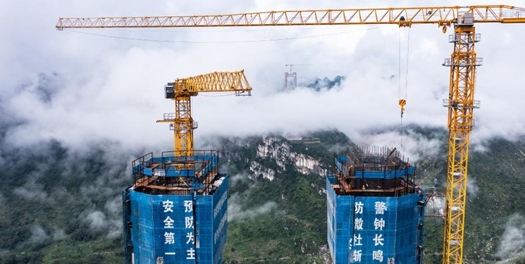مرتفع‌‌ترین پل معلق جهان، در حال ساخت در چین + عکس