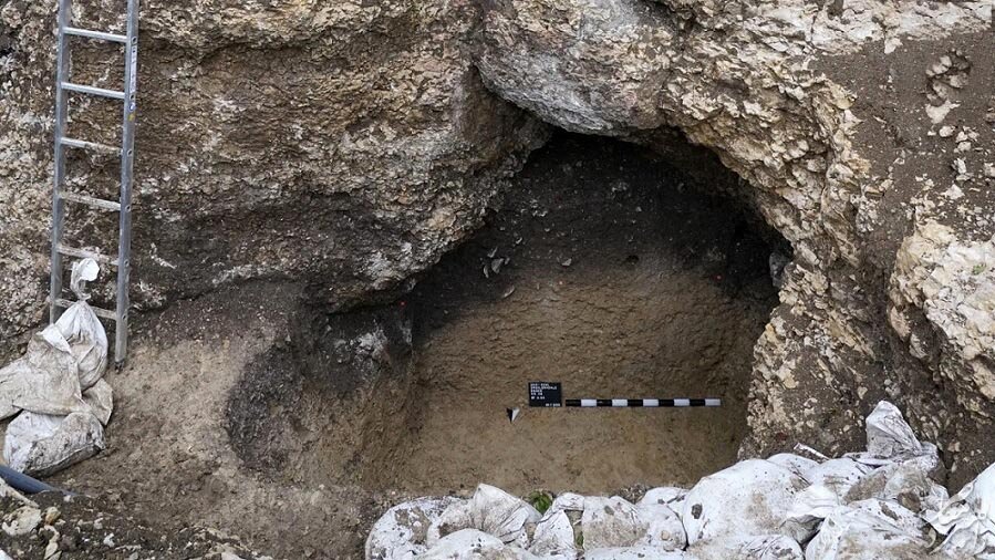 کشف یک غار پر از گنج ۱۶ هزار ساله + عکس
