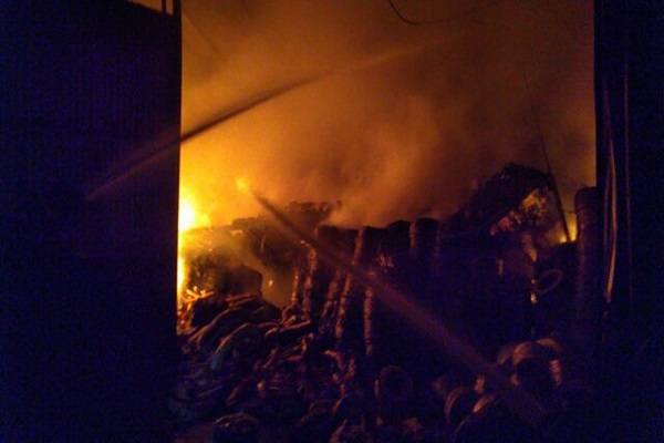 سخنگوی سازمان آتش‌نشانی و خدمات ایمنی شهر تهران از آتش‌سوزی در یک انبار...