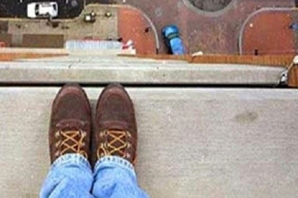 خودکشی پسر 19 ساله در مجتمع نگین معالیآباد شیراز