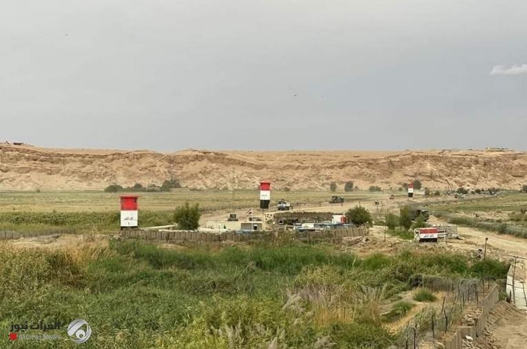 عراق در مرز با سوریه احداث دیوار امنیتی را شروع کرده است+ تصاویر