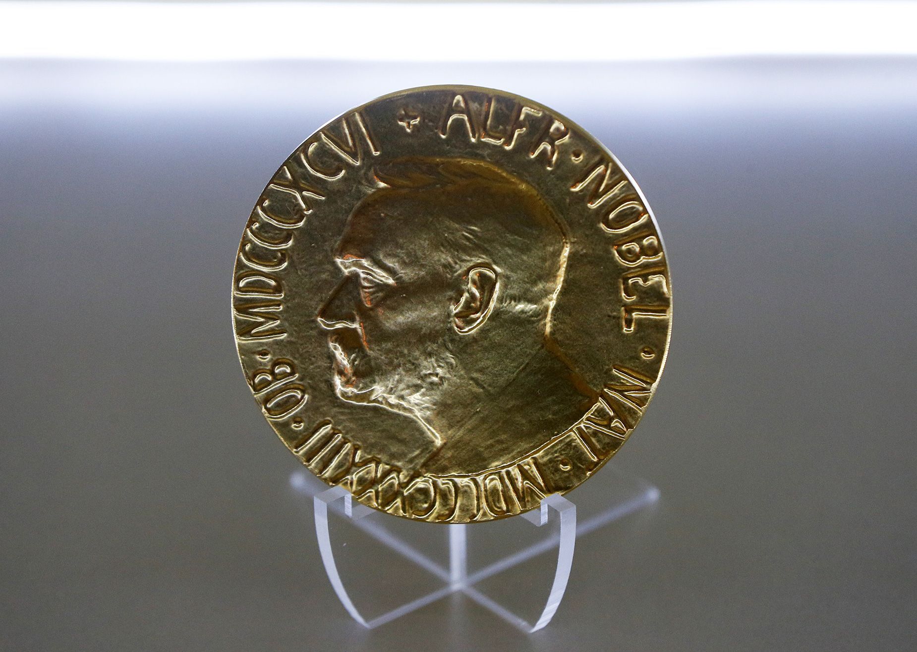 سیاست ورزی نوبل در اعطای جایزه صلح