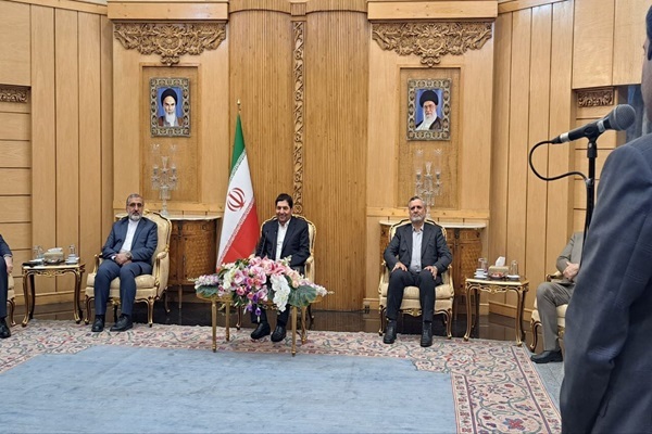 مخبر: هنوز با اهداف سند راهبردی ایران و چین، فاصله زیادی داریم