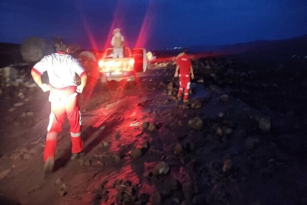 بروز خسارت سیلاب در کالپوش میامی/ یک زن 40 ساله مفقود شد