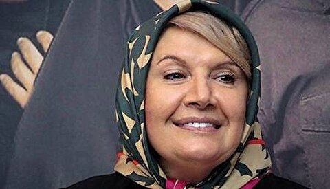عکس زیر خاکی از خانم بازیگر معروف در سفر خارجه