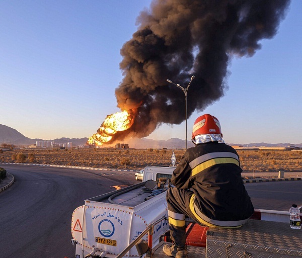 آتش‌سوزی در پالایشگاه بیرجند مهار شد/ انفجار 15 مخزن