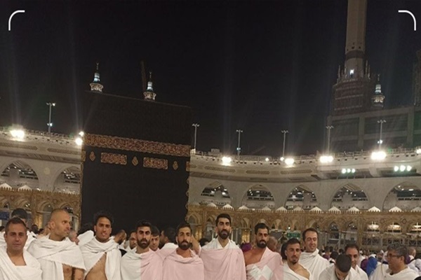 حضور بازیکنان پرسپولیس در خانه خدا