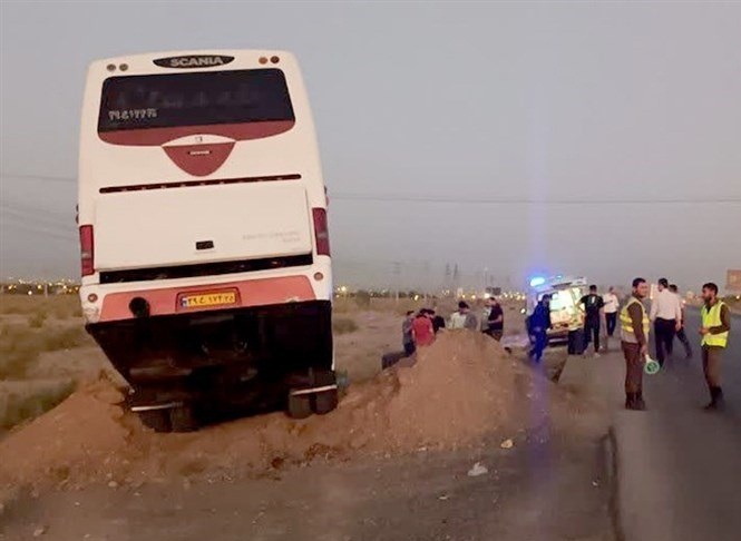 تصادف اتوبوس با تریلر ۱۸ چرخ در ایجرود چندین مصدوم بر جای گذاشت