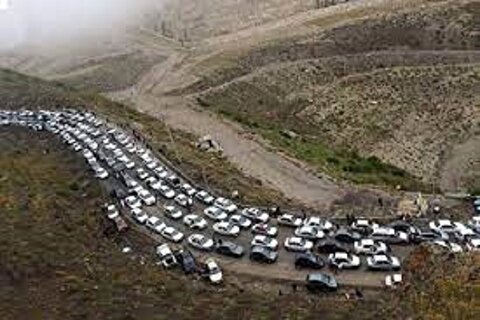 ترافیک پرحجم و نیمه سنگین در جاده چالوس امروز ۲۱ فروردین ۱۴۰۳