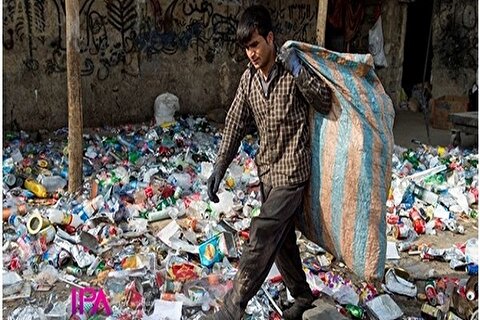 «زباله‌گردها و کارتن‌خواب‌ها» می‌توانند پاکبان شوند