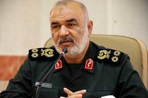 سردار سلامی: دشمنان سپاه به ظاهر مجتمع بودند، اما قلب‌هایشان پراکنده بود
