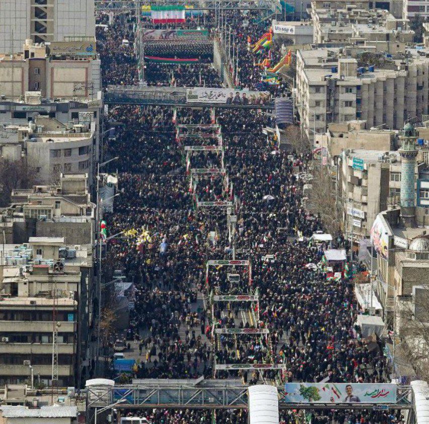 عکس / تصویر هوایی از راهپیمایی مردم تهران به مناسبت ۲۲ بهمن‌ماه