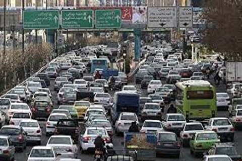 ترافیک سنگین صبحگاهی در معابر و بزرگراه‌های پایتخت ۳ بهمن ۱۴۰۳