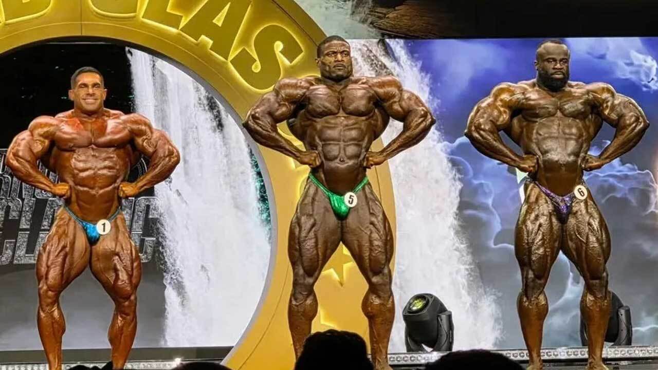 جدال قهرمانان در شب اول آرنولد کلاسیک 2025
