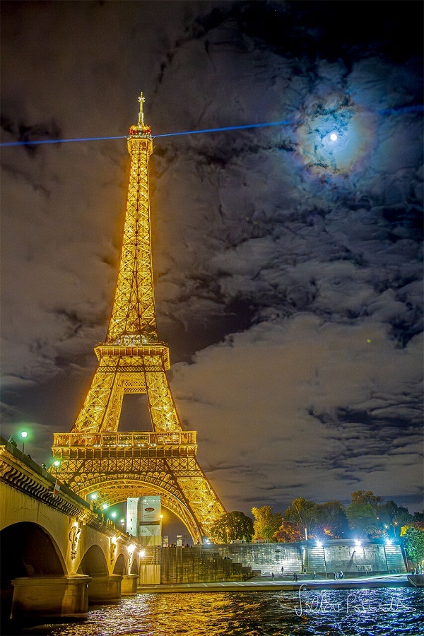 تصویر روز ناسا: خرمن ماه بر فراز پاریس + عکس