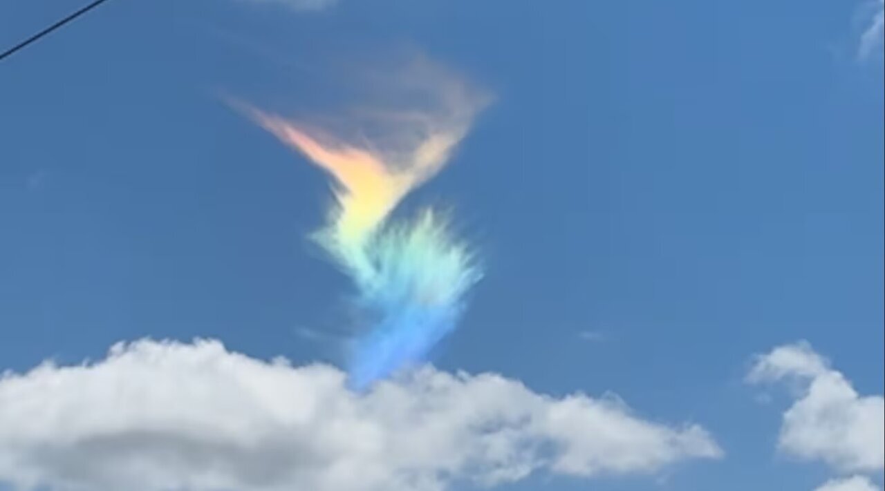 مشاهده پدیده زیبای ابر رنگین‌کمانی کمیاب بر فراز اوهایو + عکس