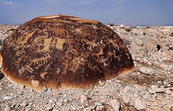 تصاویر | سنگ نگاره‌های باستان در پس‌کرانه‌های دِهتَل