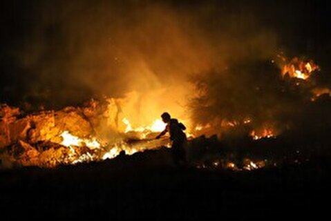 آتش سوزی گسترده در منطقه حفاظت شده «خاییز»| نیاز فوری برای کمک