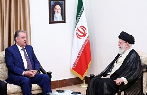 رهبر انقلاب در دیدار «امامعلی رحمان»: باید برای حفظ و گسترش زبان فارسی همکاری‌های بیشتری شود