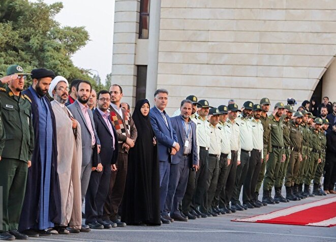 تصاویر | استقبال از پیکر سردار شهید نیلفروشان در فرودگاه اصفهان