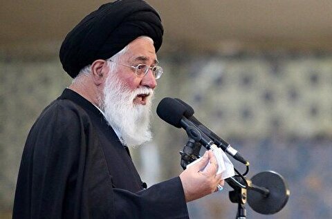 حمله علم الهدی به دولت: امام علی می‌فرمایند اینکه کسی مدام دم از وفاق می‌زند و در هر موضوع و با هر کسی اظهار وفاق می‌کند، این خودش یک نوع نفاق است