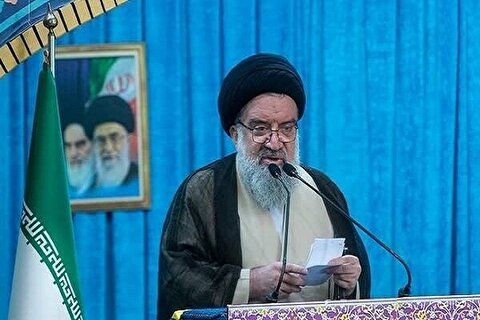 خطیب نماز جمعه تهران: شورای حکام در خط رژیم آدمکش صهیونیستی حرکت می‌کند