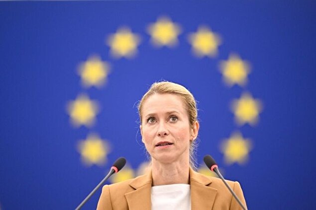 بارش برف در معابر تهران و خطر تصادفات زنجیره‌ای