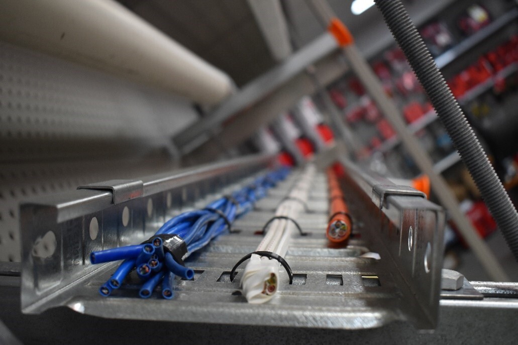 5 اشتباه رایج هنگام خرید سینی کابل و راه حل آنها