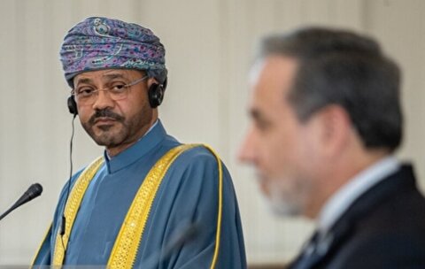 البوسعیدی در نشست خبری مشترک با عراقچی: موضع عمان باز نگه داشتن کانال‌های رایزنی بین تمام کشورهاست