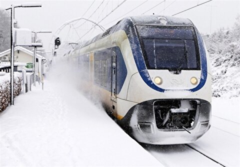 برف و یخبندان در فرانسه ۵ قربانی گرفت