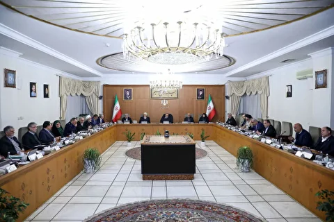 پزشکیان: به دنبال کوچک‌سازی دولت و کاهش هزینه‌های آن هستیم