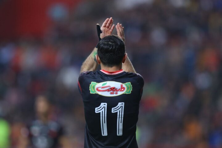 فرشاد احمدزاده در لیست مازاد پرسپولیس؛ سه تیم لیگ برتری به دنبال جذب او