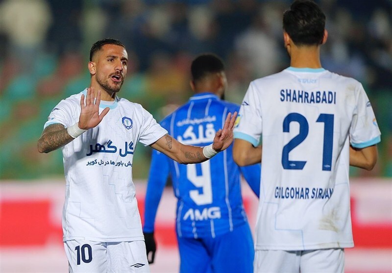 پیشنهاد وسوسه‌انگیز سپاهان، معادلات گل‌گهر را به‌هم زد