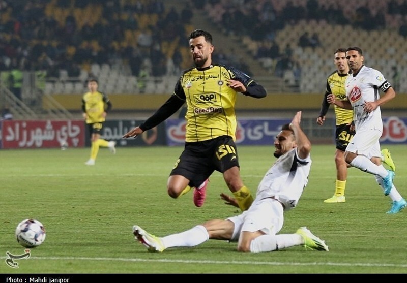 سپاهان در غیاب حاجی‌عیدی و زکی‌پور، آماده نبرد با تراکتور