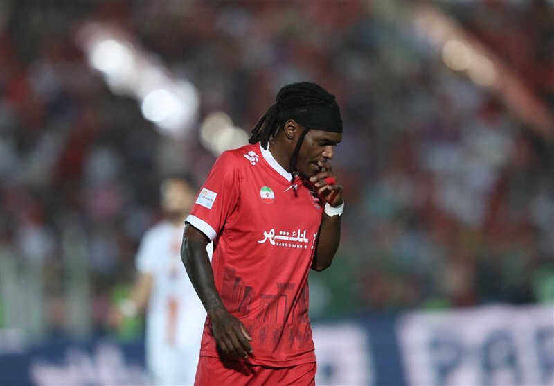 پرواز اوستون ارونوف به میدان؛ پرسپولیس بدون نگرانی مقابل چادرملو