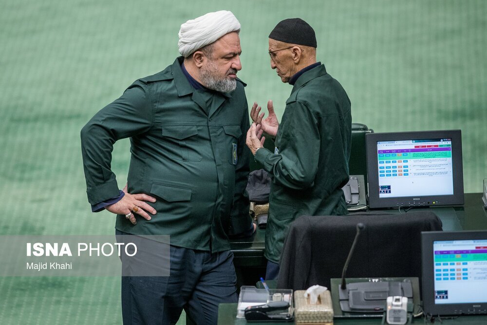 رسایی در لباس سپاه + عکس