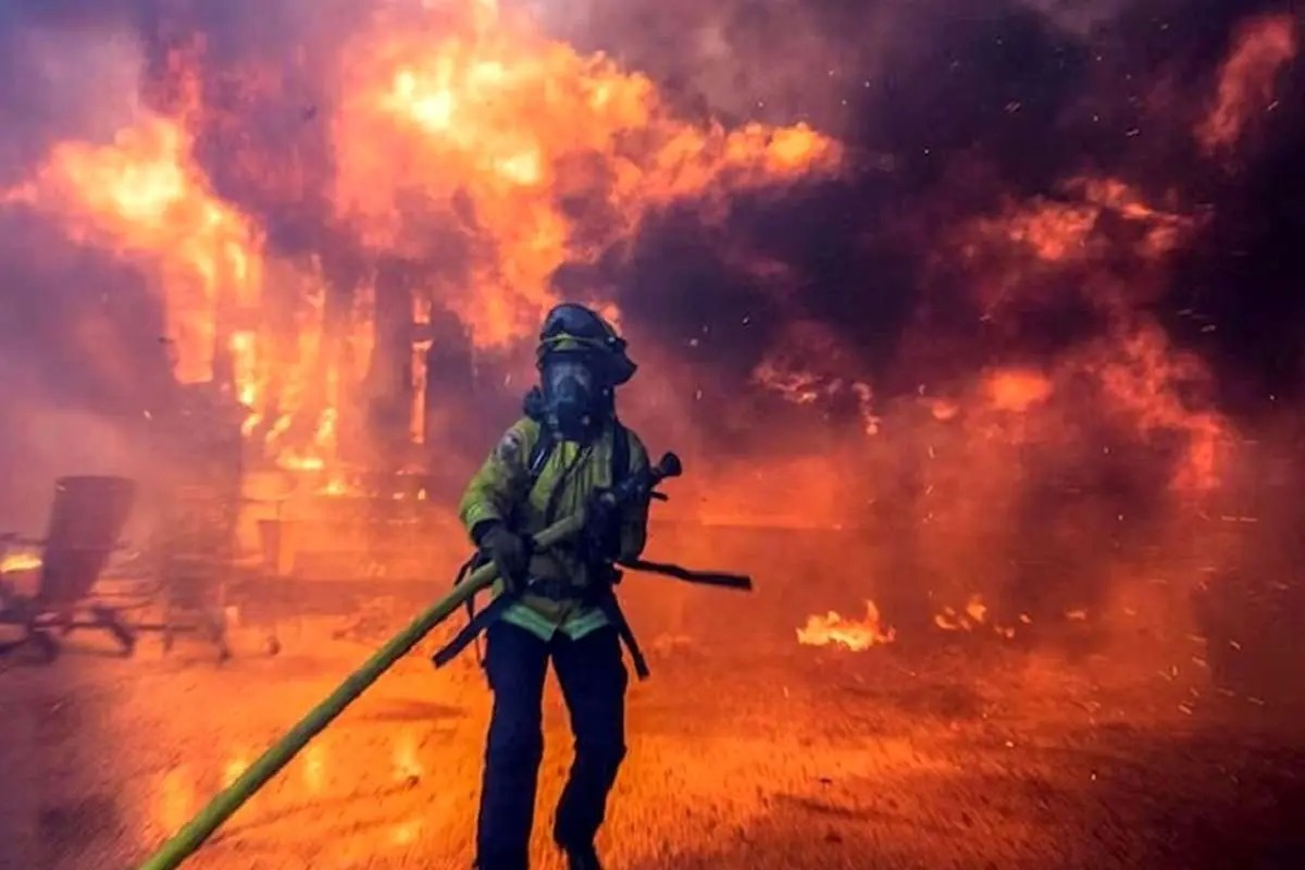 وقوع آتش‌سوزی گسترده در پردیس