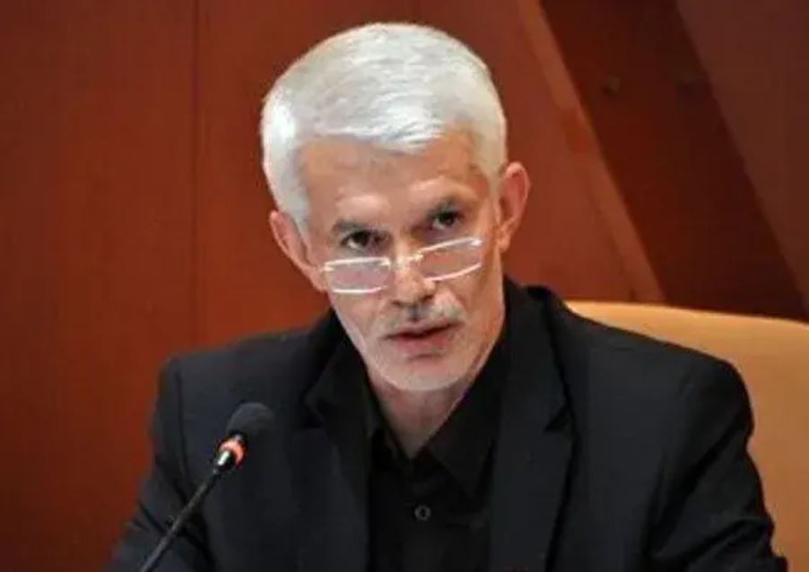 معاون وزیر ورزش: استقلال فعلاً نمی‌تواند در آزادی بازی کند