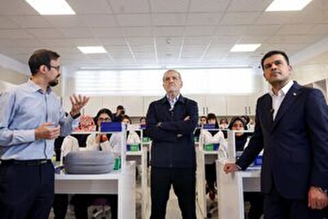 رئیس جمهور: توسعه مهارت‌های فردی و گروهی دانش‌آموزان ضرورت امروز آموزش است