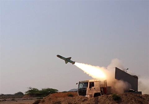 انهدام اهداف در تنگه هرمز با شلیک موشک از عمق کشور