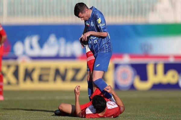 وینگر محبوب آبی ها راهی تهران شد