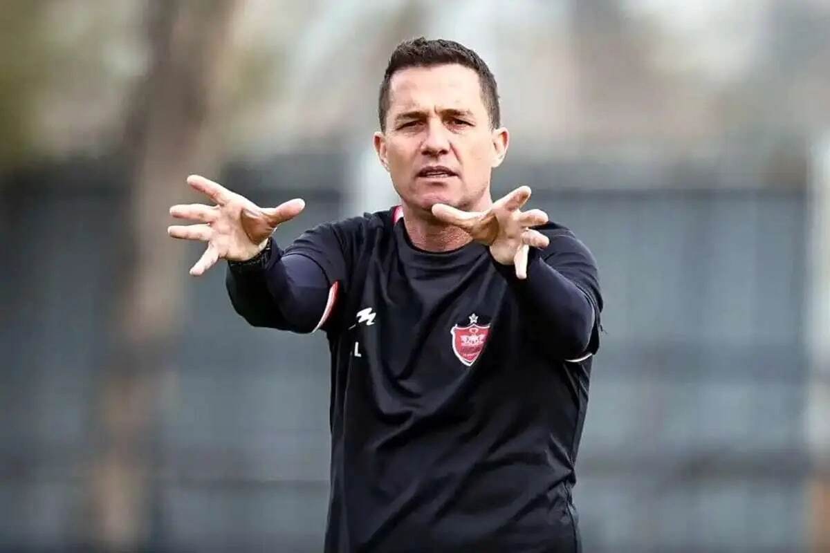 جانشین اوسمار ویرا در پرسپولیس انتخاب شد!