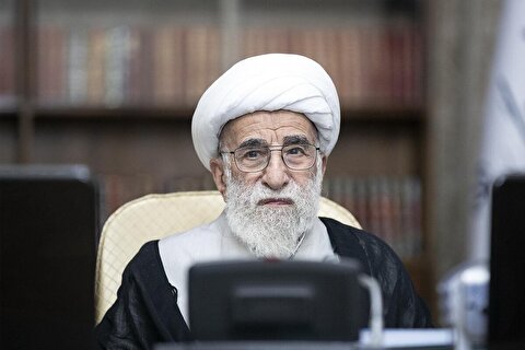 اولین واکنش آیت الله جنتی به تهدید نظامی آمریکا علیه ایران / مردم مقابل دشمنان ایستاده‌اند!