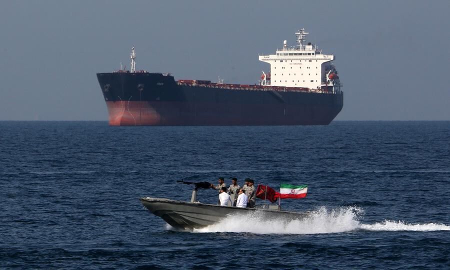 تحقیر آمریکا در تنگه هرمز تحقیر آمریکا در تنگه هرمز