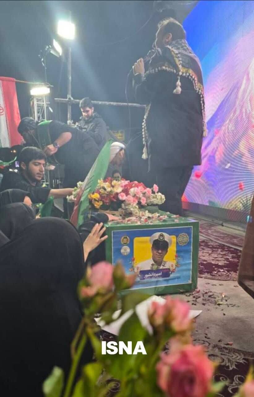 عکس/ شهید ناو دنا در میدان صنعت، شهرک غرب تهران