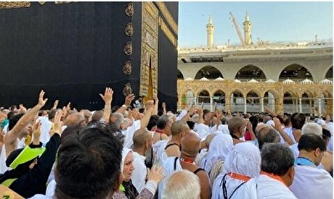 تأکید مقام معظم رهبری بر اهمیت حج به عنوان یکی از ارکان پنجگانه اسلام