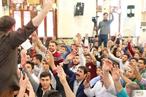 احکام شرعی کف زدن و کِل کشیدن در مساجد و حسینیه‌ها