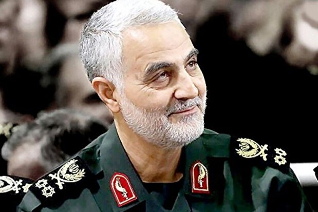 فیلم / راز نگین انگشتری از جنس شیشه حرم امام رضا (ع) در دستان حاج قاسم سلیمانی