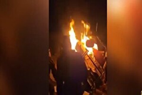 واکنش غرورآمیز سوری‌ها/ سوزاندن بسته‌های کمک‌رسانی رژیم صهیونیستی