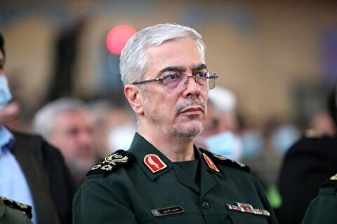 سرلشکر باقری: هر ۶ ماه شاهد ارتقاء چشمگیر توان دریایی ایران خواهیم بود
